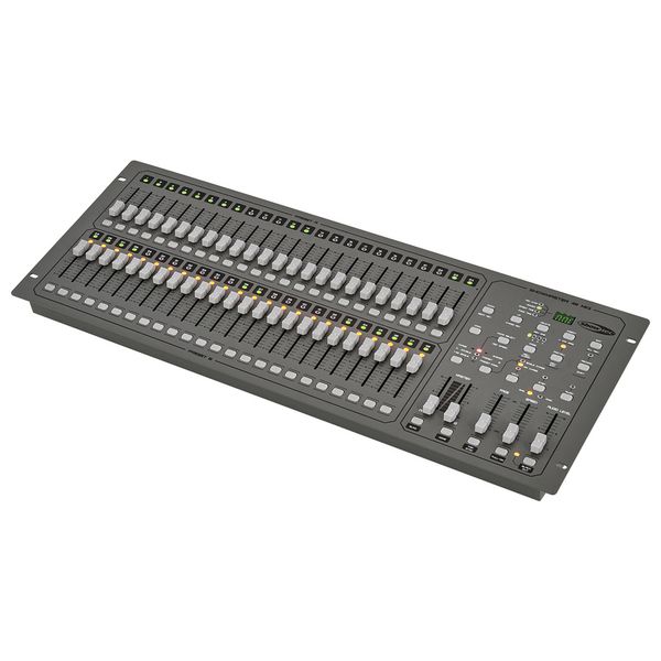 Showtec Showmaster 48 MKII : Avis sur la gestion des univers DMX