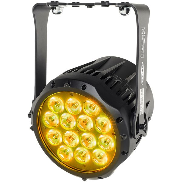 Showtec Spectral M800 Q4 IP65 : Guide d'achat : Avis sur ce projecteur
