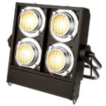 Showtec Stage Blinder 4 DMX : Banc d’essai : Avis sur ce projecteur LED