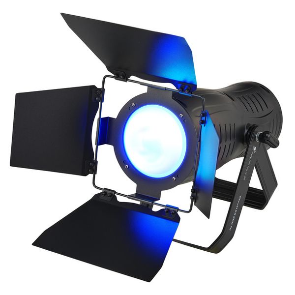 Stairville Revue LED 200 FC : Avis sur la polyvalence de ce projecteur